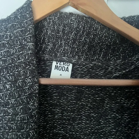 Cardigan - Picture 2 of 2